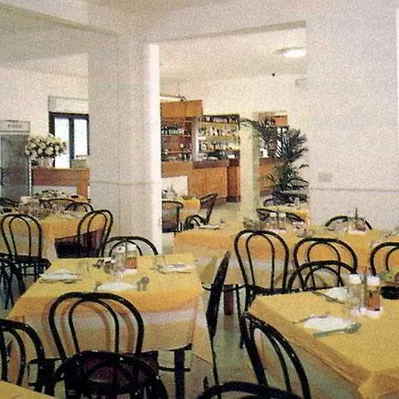 Hotel Akross 3*