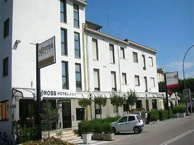 Ξενοδοχείο Akross