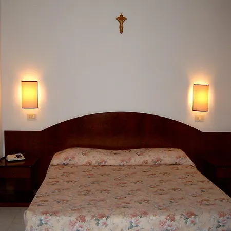 Akross Otel Ravenna