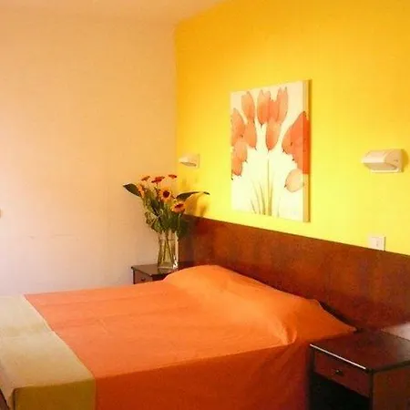 Otel Akross