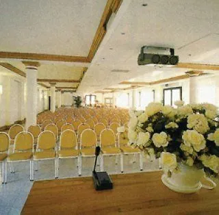 Otel Akross 3*